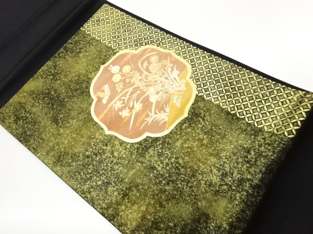 JAPANESE KIMONO / GOLD-COLORED MOTHER-OF-PEARL INLAY FLOWERS / PLANTS 